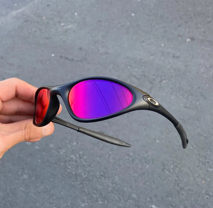 Oakley Minute