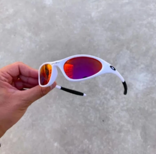 Oakley Minute