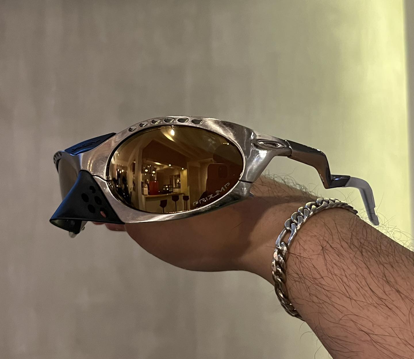 P l a n t a r i s Metal