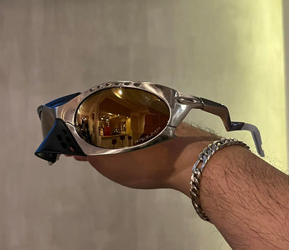 P l a n t a r i s Metal