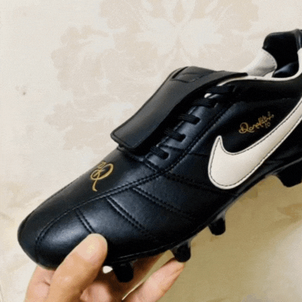 Chuteira Nike Tiempo Ronaldinho R10 – Edição Legend
