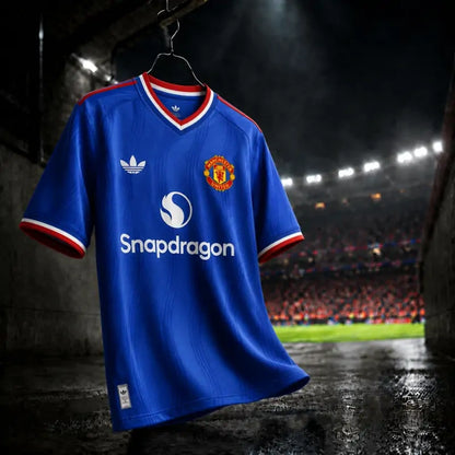 Manchester United 2026/27 Away Blue Football Shirt – Slim Fit Athletic Style