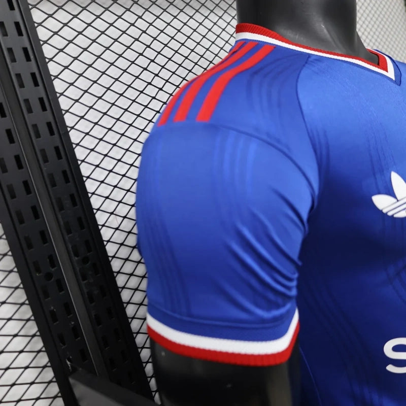 Manchester United 2026/27 Away Blue Football Shirt – Slim Fit Athletic Style