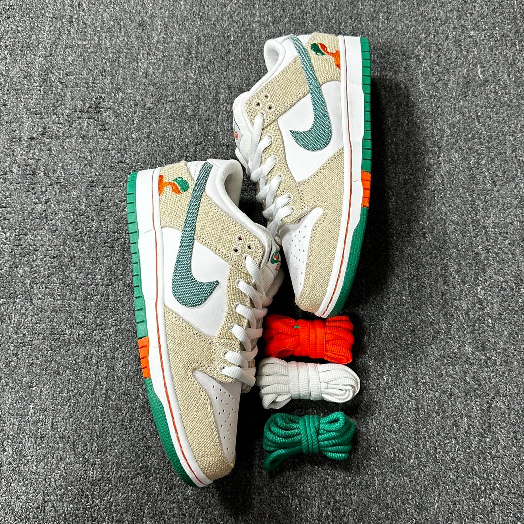 NIKE SB DUNK LOW X JARRITOS