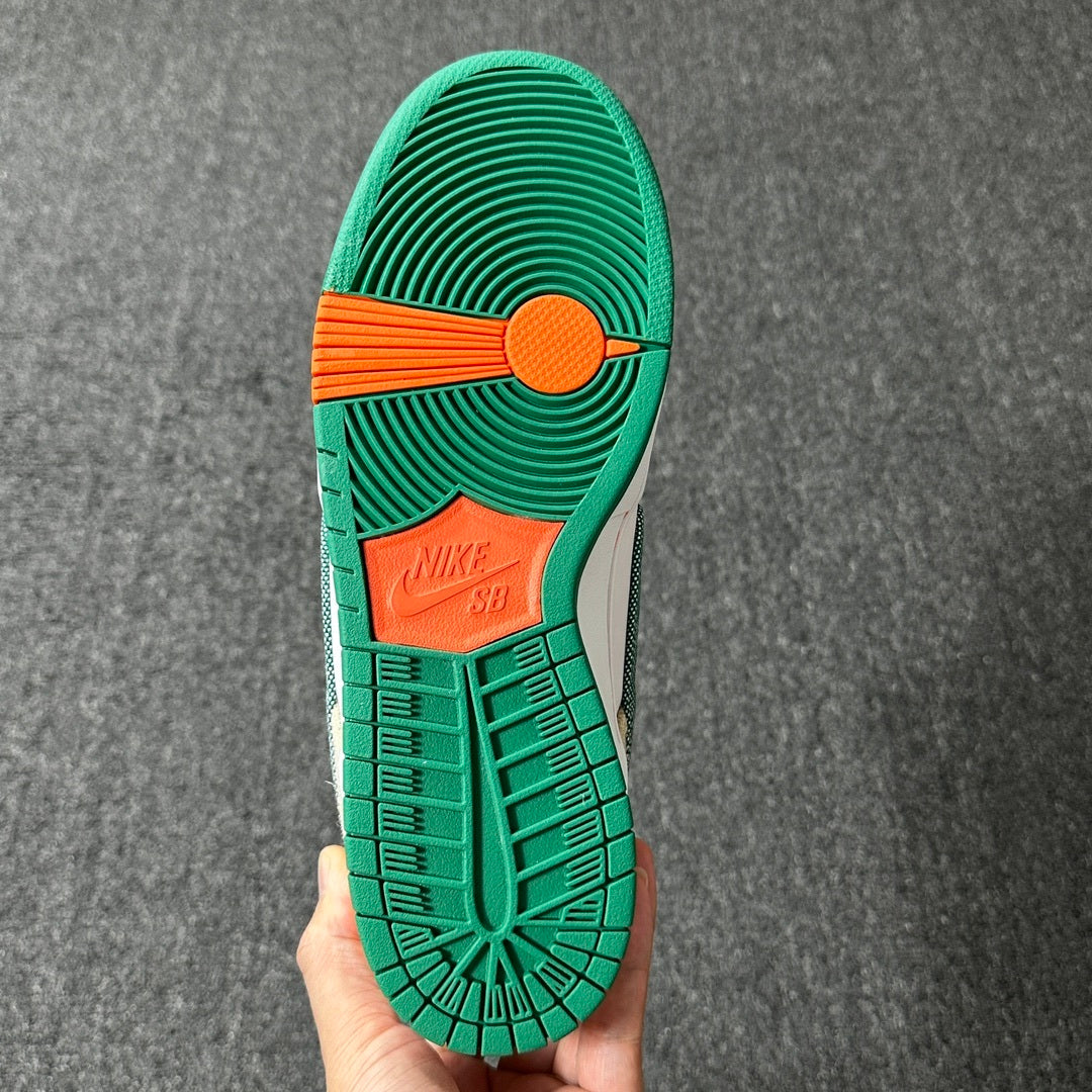 NIKE SB DUNK LOW X JARRITOS