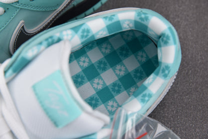 CONCEPTS X DUNK SB LOW “TIFFANY LOBSTER”