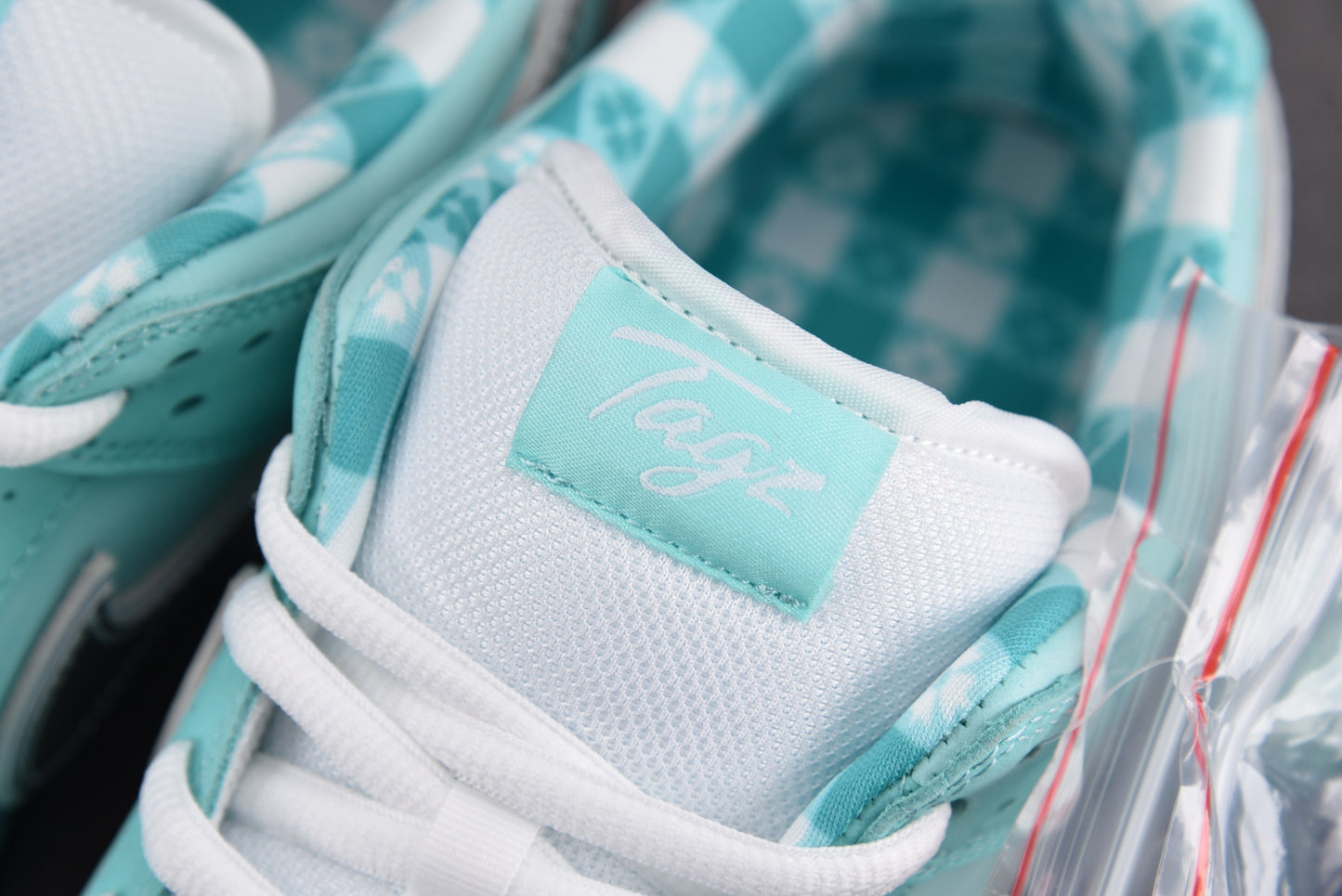 CONCEPTS X DUNK SB LOW “TIFFANY LOBSTER”