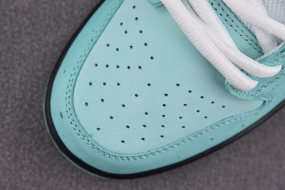 CONCEPTS X DUNK SB LOW “TIFFANY LOBSTER”