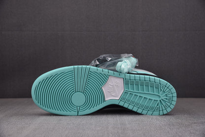 CONCEPTS X DUNK SB LOW “TIFFANY LOBSTER”