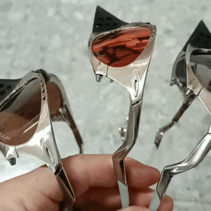 P l a n t a r i s Metal