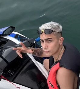 Julieta Corvette MC Hariel
